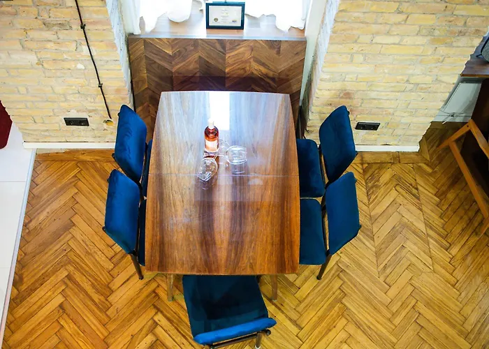Christmas Market - Designer Aviator Loft - Basilica & Opera - *